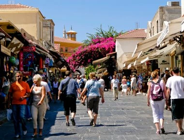 Πλεόνασμα 6,98 δισ. στο ταξιδιωτικό ισοζύγιο κατέγραψε η ΤτΕ - Τους πρώτους επτά μήνες του 2018